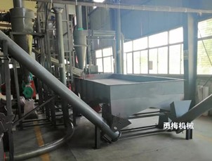 客戶訂購(gòu)的直線篩 螺旋輸送機(jī)使用現(xiàn)場(chǎng)